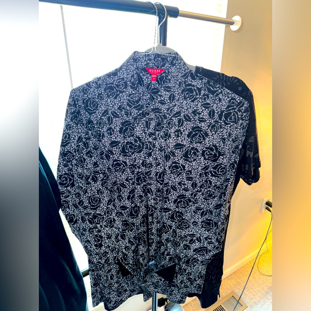 Men’s Guess Button down